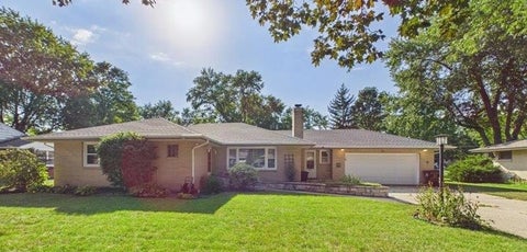 Homes For Sale - 912 Chelsea Avenue<br/> ROCKFORD, IL 61107