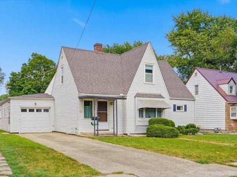 Homes For Sale - 405 E 3rd Street<br/> Whiteside County, ROCK FALLS, IL 61071