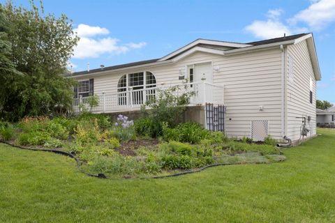 Mobile Home For Sale - 5715 Cypress Lane<br/> MACHESNEY PARK, IL 61115