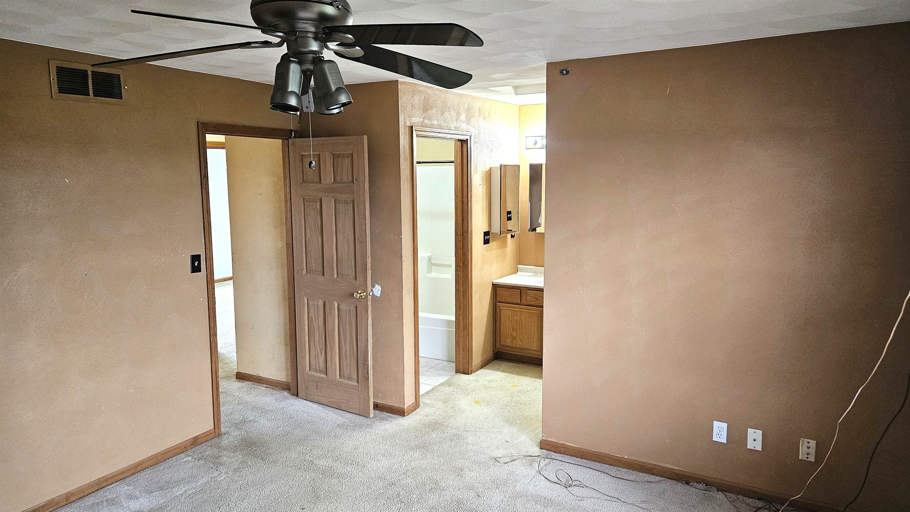 Machesney Park, Illinois 61115, United States, 3 Bedrooms Bedrooms, ,2 BathroomsBathrooms,Residential,Pending,51214