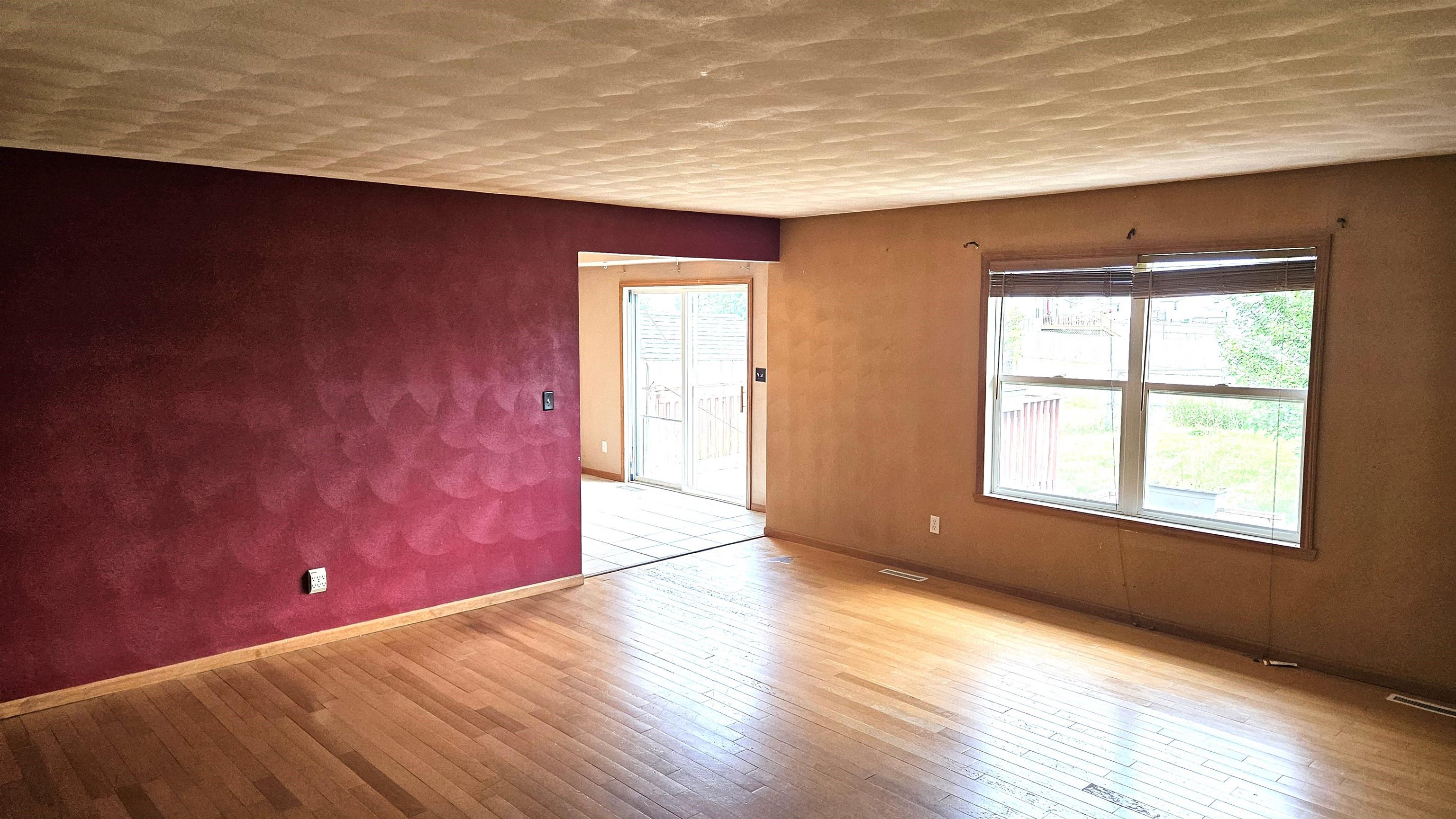 Machesney Park, Illinois 61115, United States, 3 Bedrooms Bedrooms, ,2 BathroomsBathrooms,Residential,Pending,51214