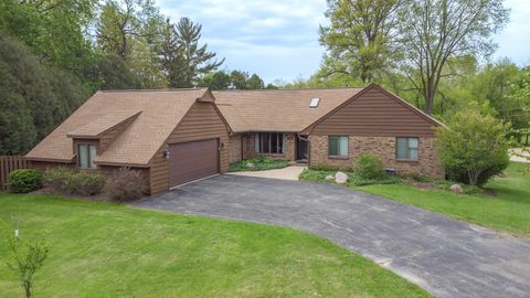 Homes For Sale - 1430 Sylvan Court<br/> FREEPORT, IL 61032