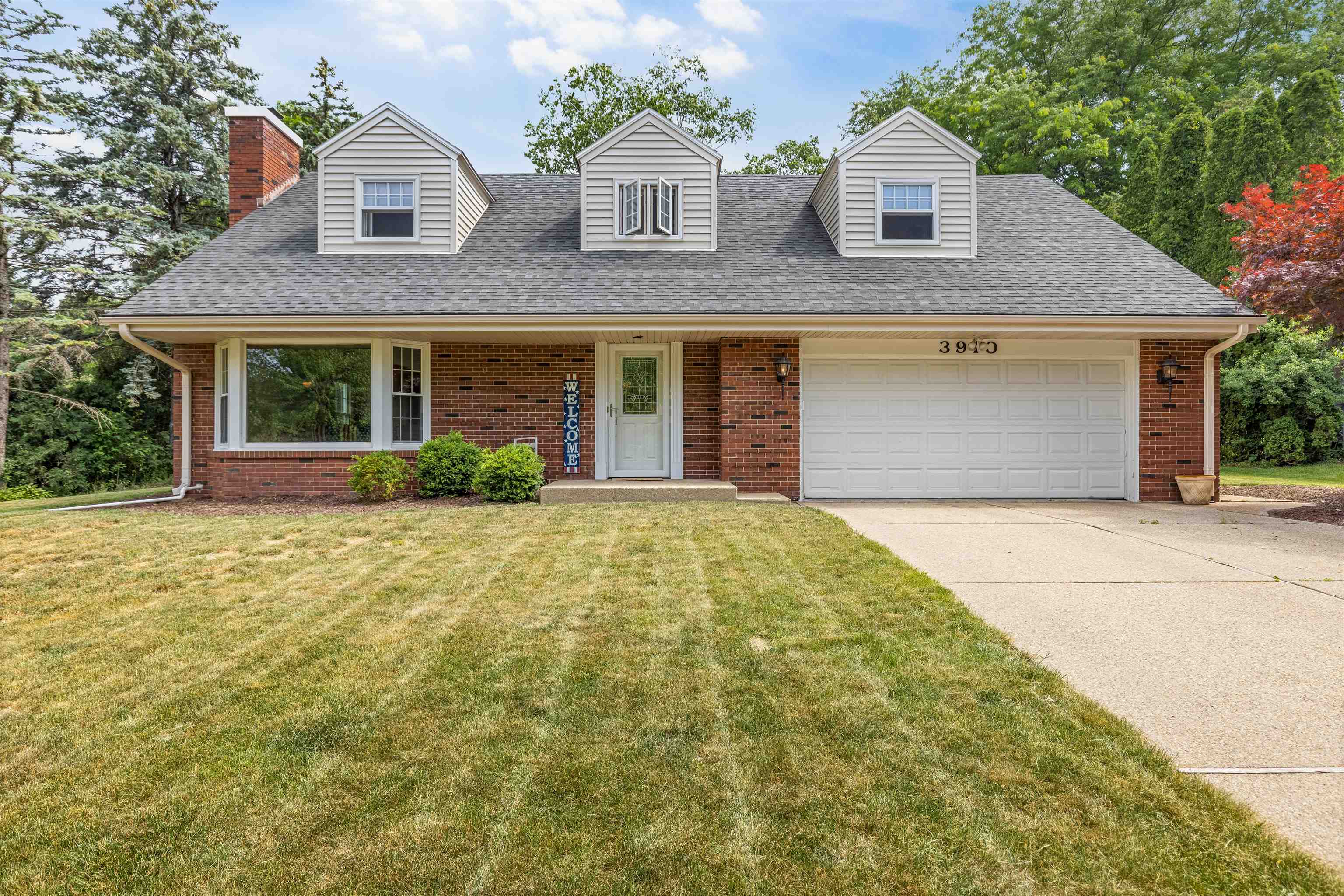 Rockford, Illinois 61114, United States, 4 Bedrooms Bedrooms, ,3 BathroomsBathrooms,Residential,Pending,60982