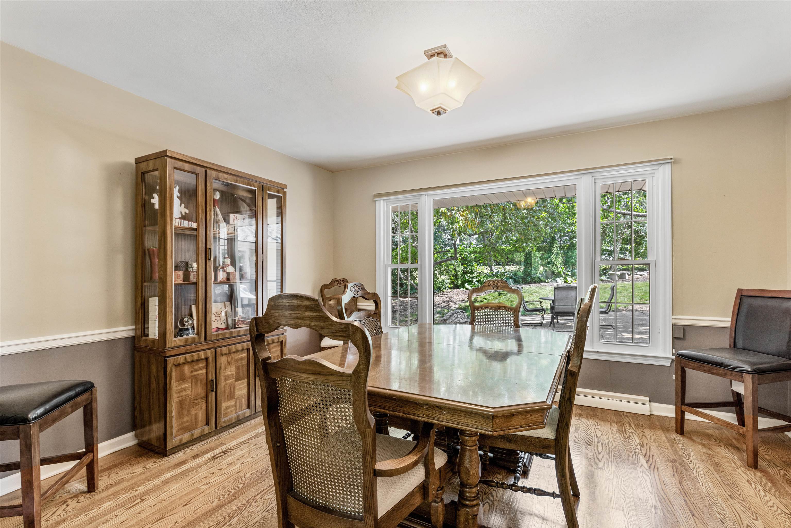 Rockford, Illinois 61114, United States, 4 Bedrooms Bedrooms, ,3 BathroomsBathrooms,Residential,Pending,60982