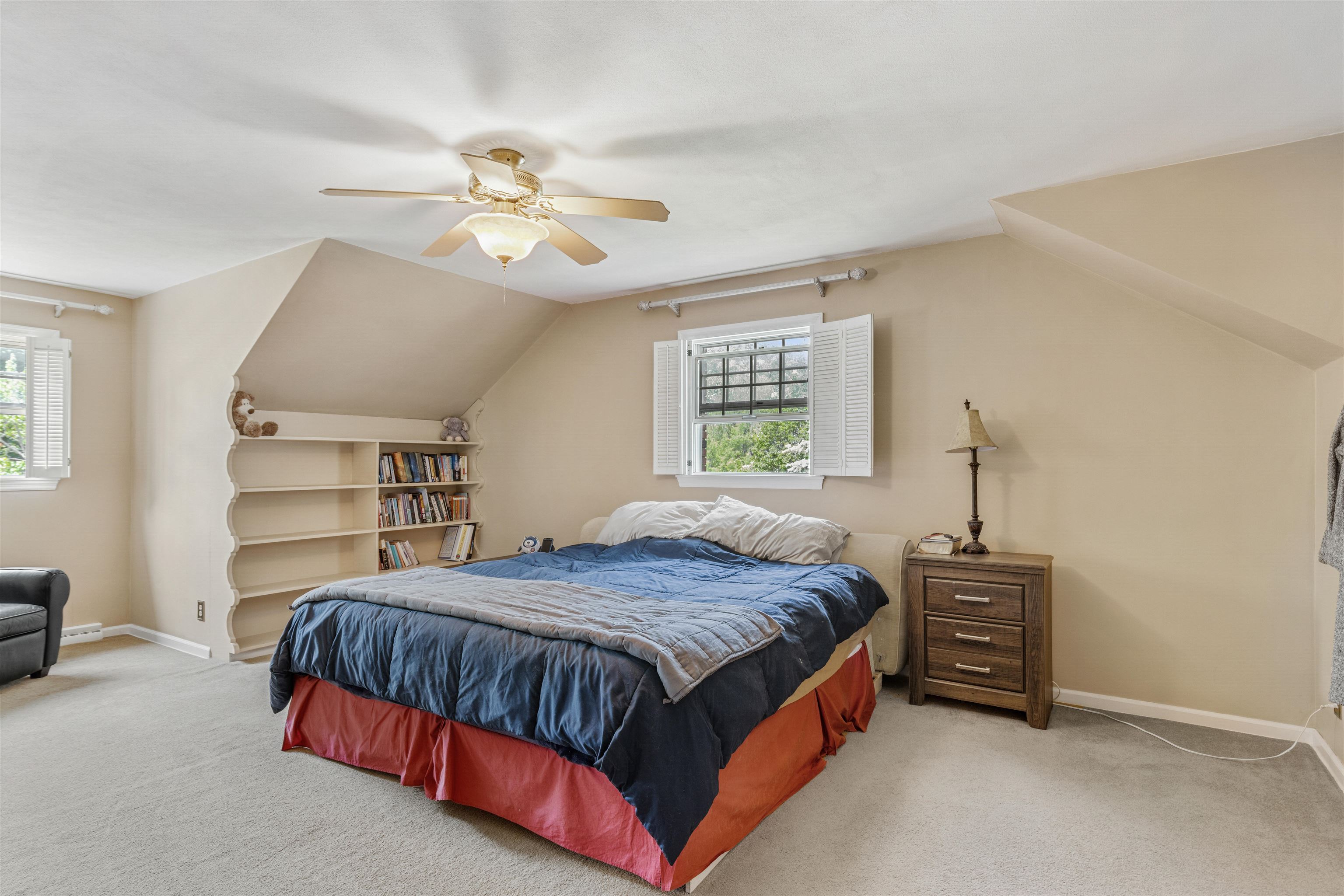 Rockford, Illinois 61114, United States, 4 Bedrooms Bedrooms, ,3 BathroomsBathrooms,Residential,Pending,60982