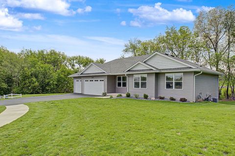 Homes For Sale - 3383 Daren Drive<br/> FREEPORT, IL 61032