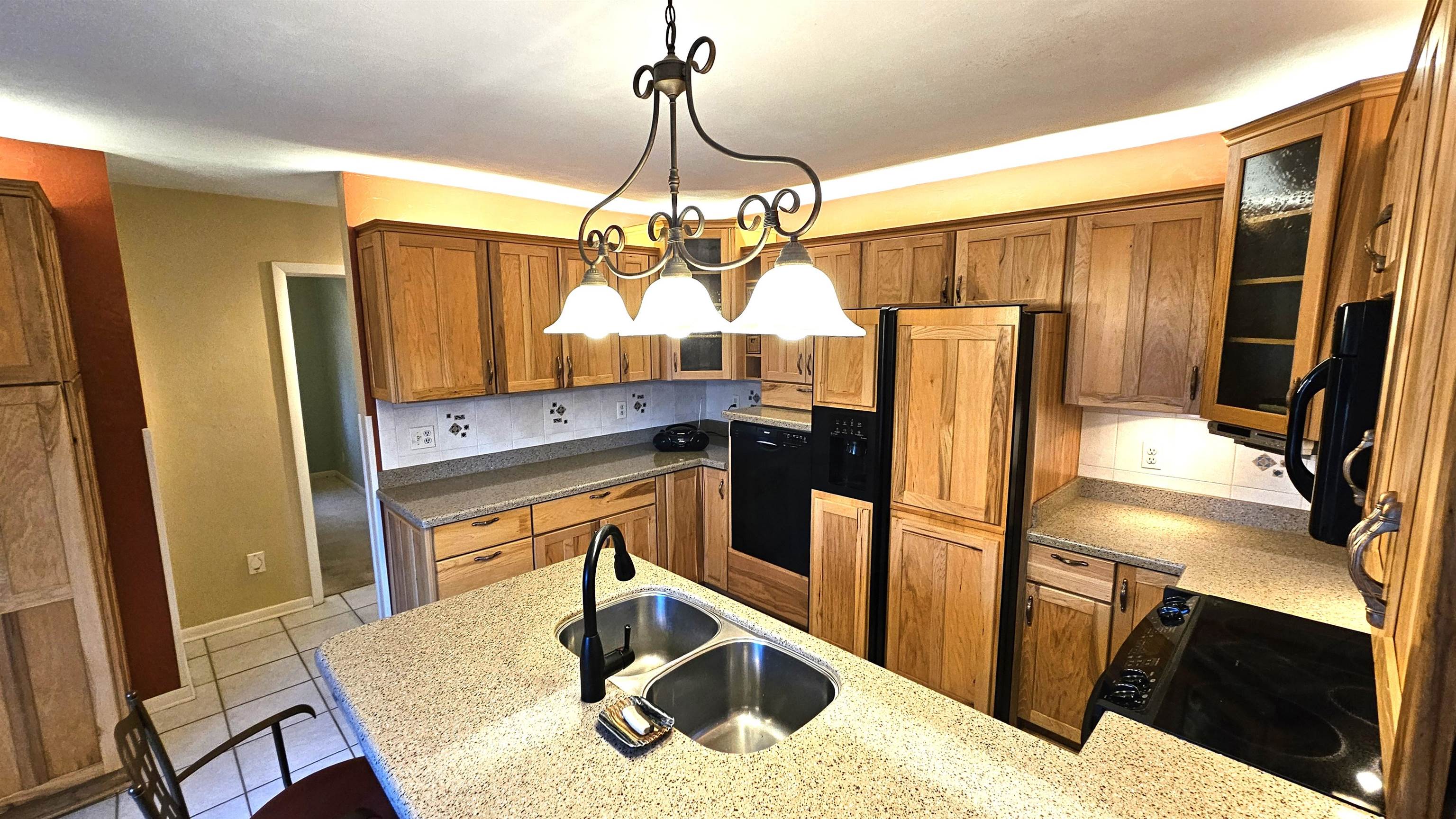 Rockford, Illinois 61109, United States, 3 Bedrooms Bedrooms, ,2 BathroomsBathrooms,Residential,Active,244257