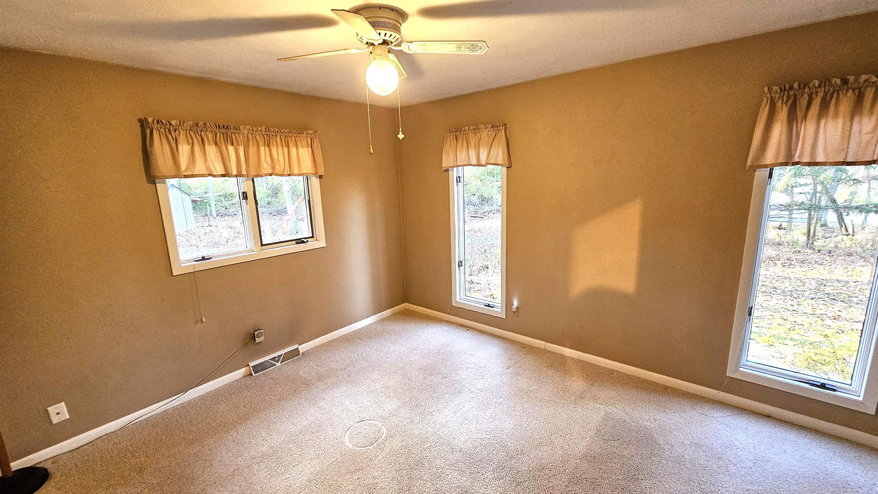 Rockford, Illinois 61109, United States, 3 Bedrooms Bedrooms, ,2 BathroomsBathrooms,Residential,Active,244257