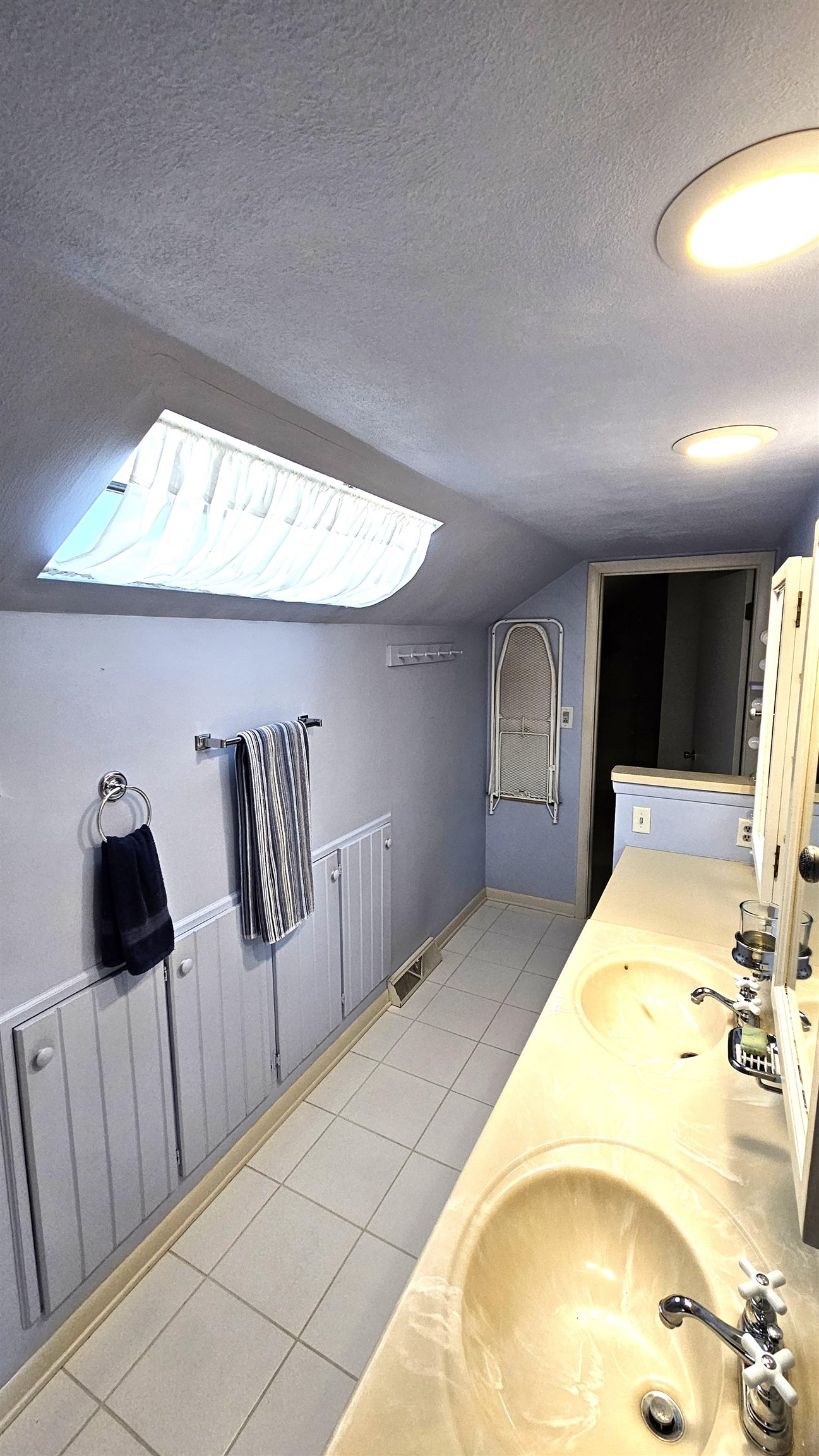 Rockford, Illinois 61109, United States, 3 Bedrooms Bedrooms, ,2 BathroomsBathrooms,Residential,Active,244257