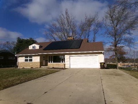 Homes For Sale - 1435 Bolkinwood Drive Dr<br/> FREEPORT, IL 61032