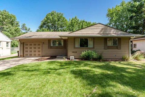 Homes For Sale - 1809 Jonathan Avenue<br/> ROCKFORD, IL 61103