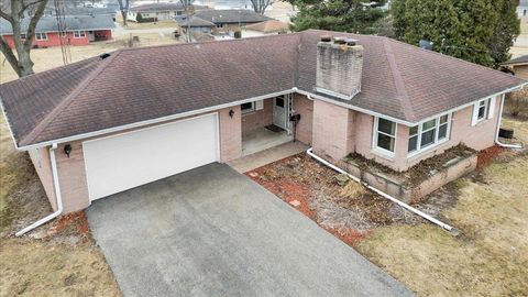 Homes For Sale - 1636 Whitney Boulevard<br/> Boone County, BELVIDERE, IL 61008