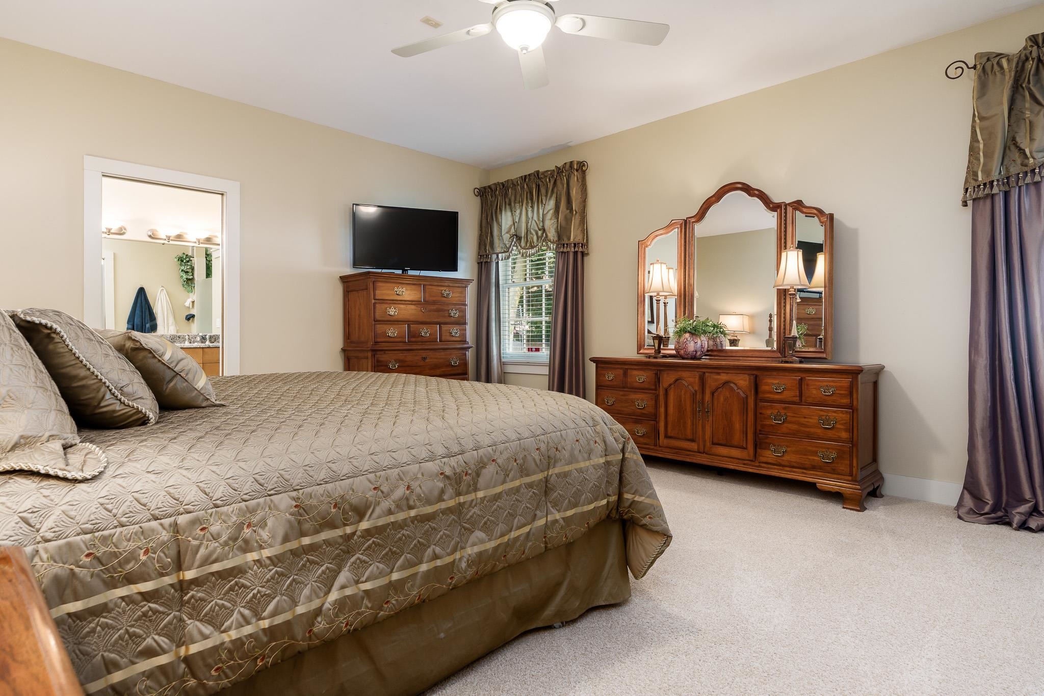 Rockford, Illinois 61108, United States, 3 Bedrooms Bedrooms, ,3 BathroomsBathrooms,Residential,Pending,208375