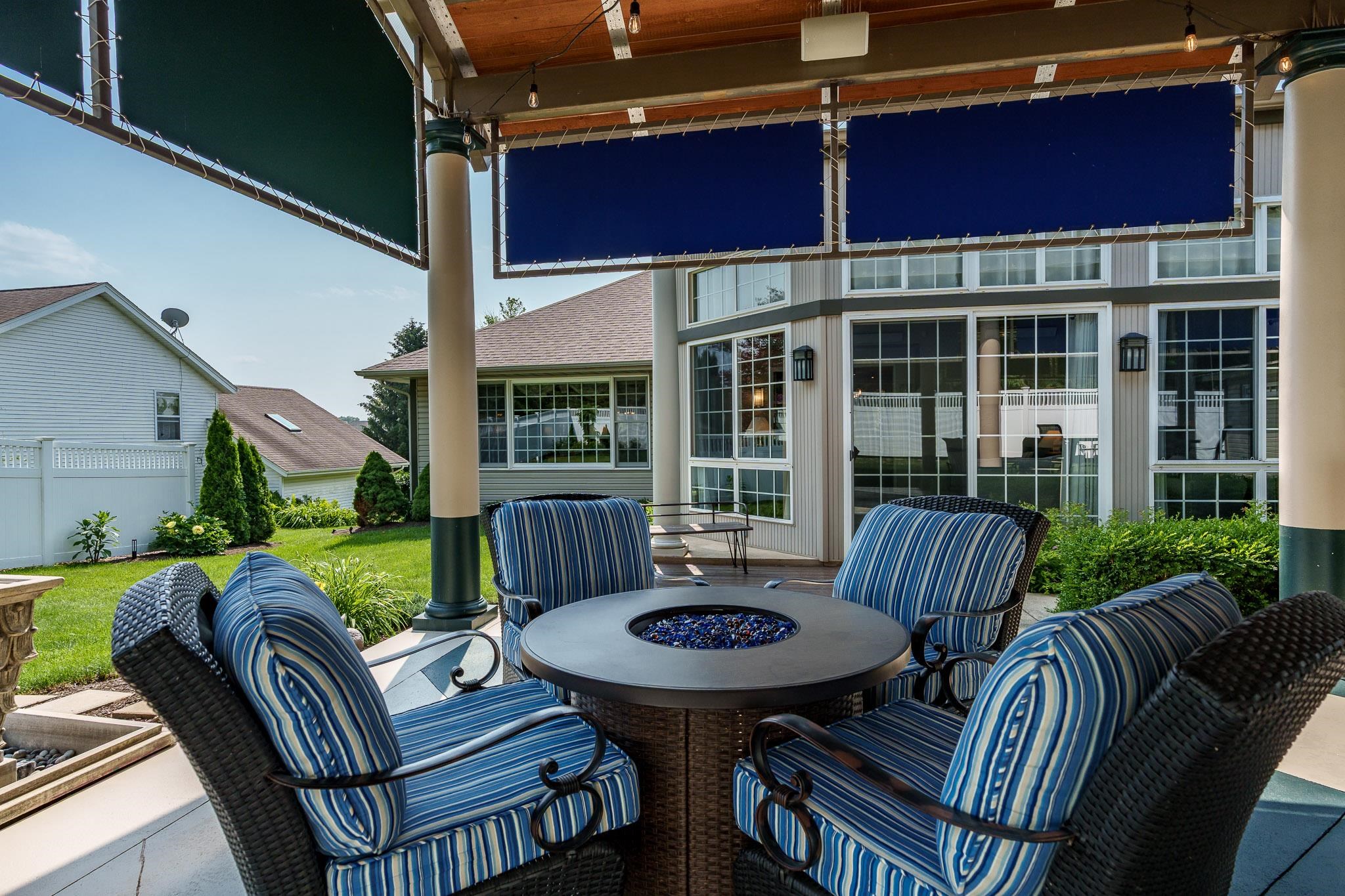 Rockford, Illinois 61108, United States, 3 Bedrooms Bedrooms, ,3 BathroomsBathrooms,Residential,Pending,208375