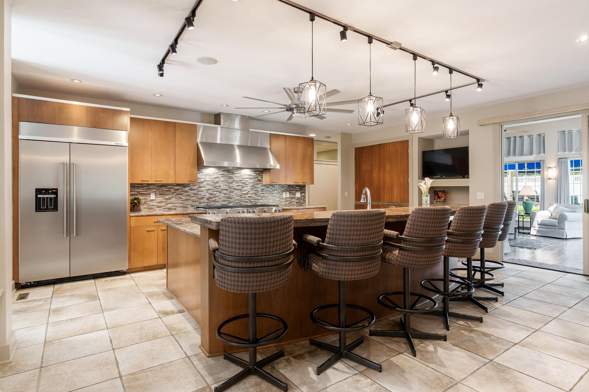 Rockford, Illinois 61108, United States, 3 Bedrooms Bedrooms, ,3 BathroomsBathrooms,Residential,Pending,208375