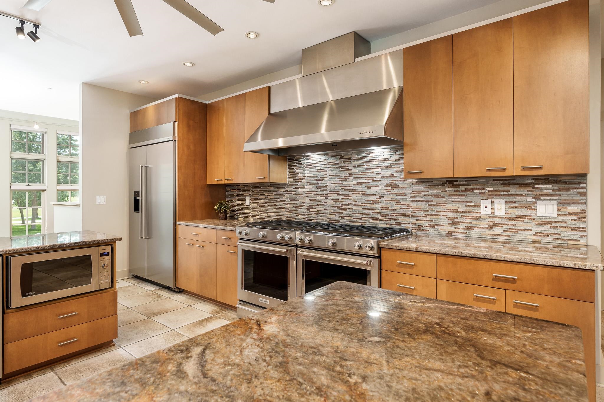 Rockford, Illinois 61108, United States, 3 Bedrooms Bedrooms, ,3 BathroomsBathrooms,Residential,Pending,208375