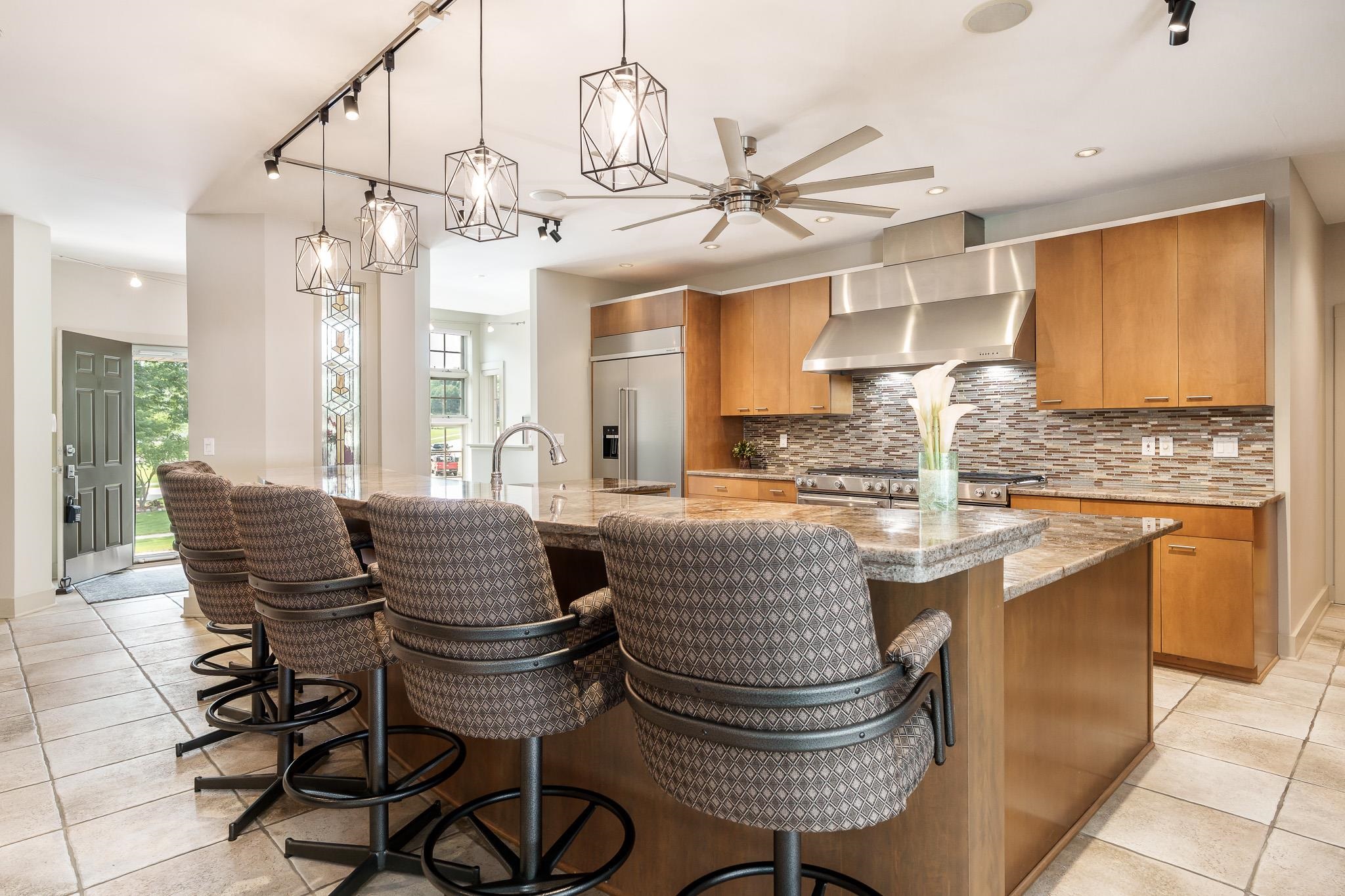 Rockford, Illinois 61108, United States, 3 Bedrooms Bedrooms, ,3 BathroomsBathrooms,Residential,Pending,208375