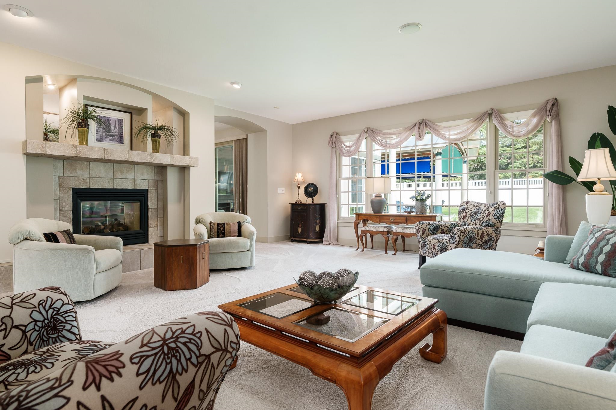 Rockford, Illinois 61108, United States, 3 Bedrooms Bedrooms, ,3 BathroomsBathrooms,Residential,Pending,208375