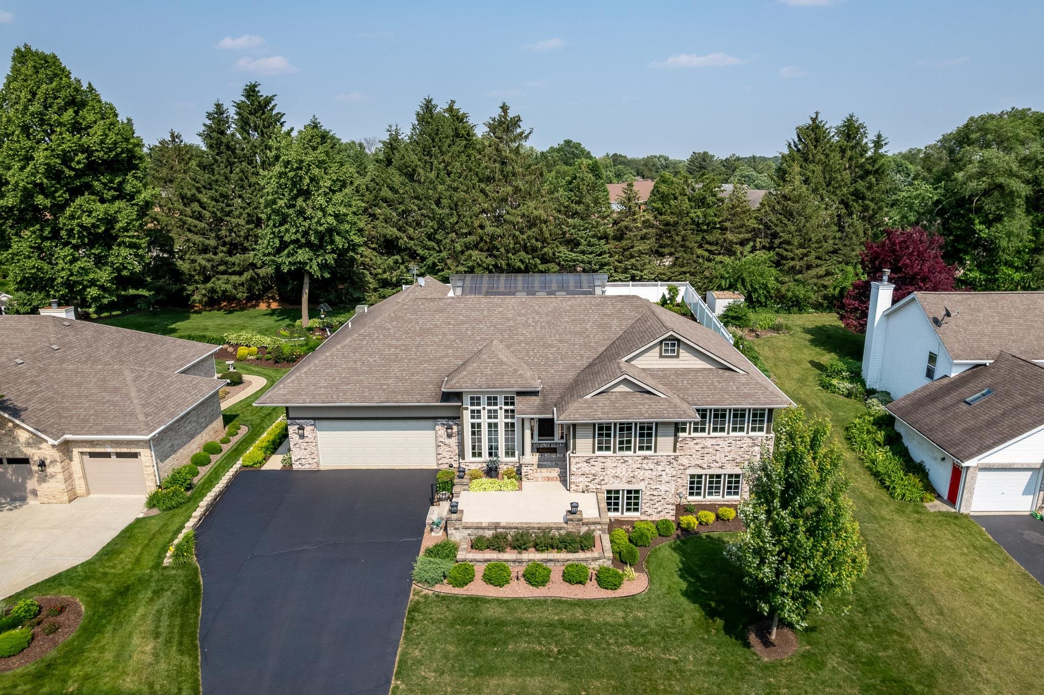 Rockford, Illinois 61108, United States, 3 Bedrooms Bedrooms, ,3 BathroomsBathrooms,Residential,Pending,208375