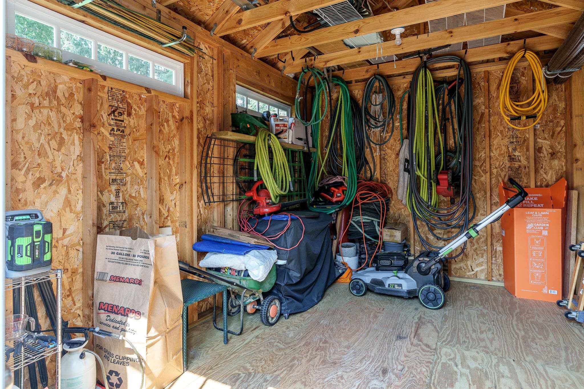 Rockford, Illinois 61108, United States, 3 Bedrooms Bedrooms, ,3 BathroomsBathrooms,Residential,Pending,208375