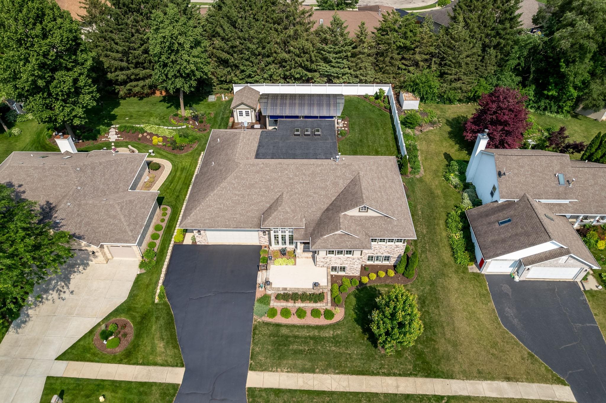 Rockford, Illinois 61108, United States, 3 Bedrooms Bedrooms, ,3 BathroomsBathrooms,Residential,Pending,208375