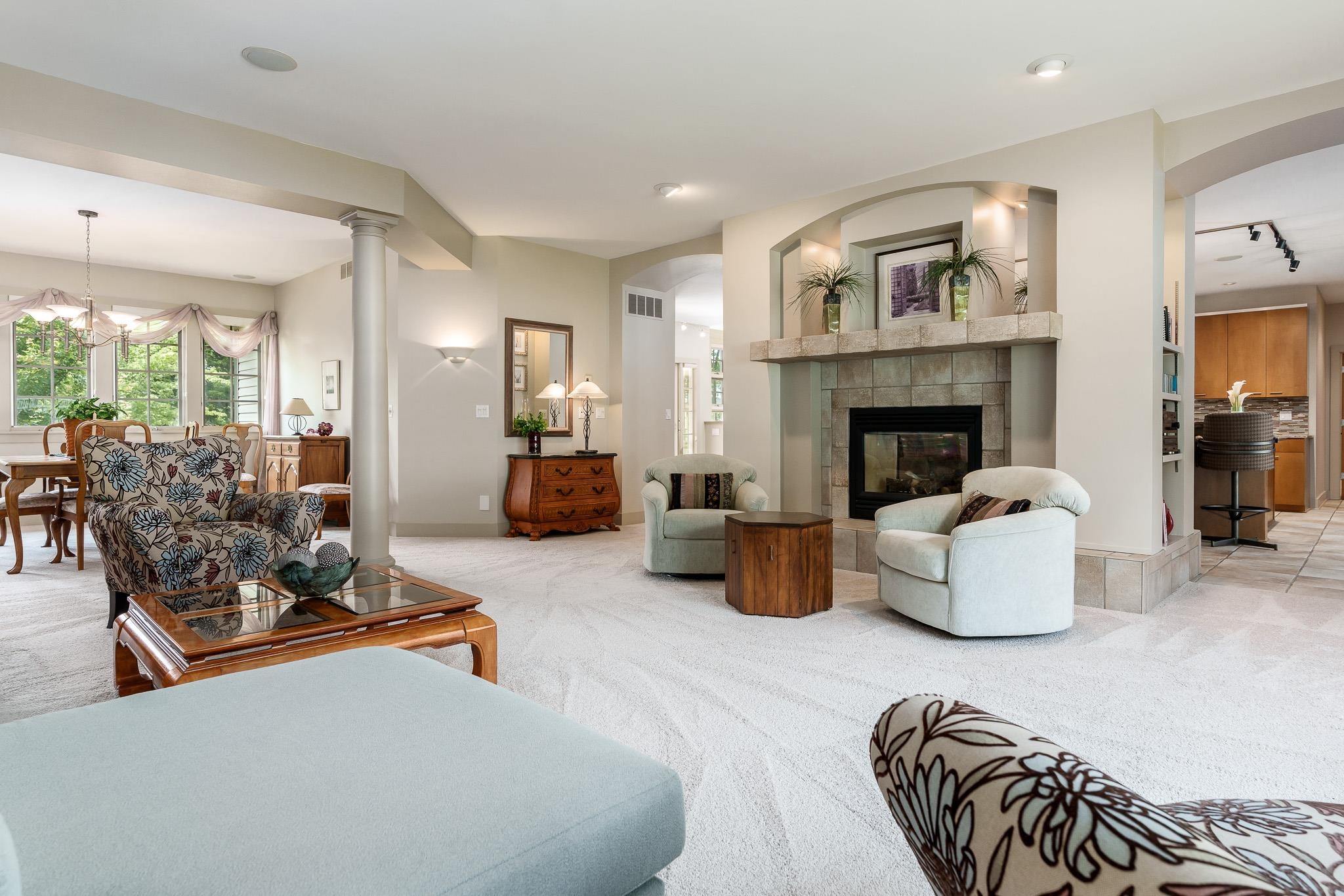 Rockford, Illinois 61108, United States, 3 Bedrooms Bedrooms, ,3 BathroomsBathrooms,Residential,Pending,208375