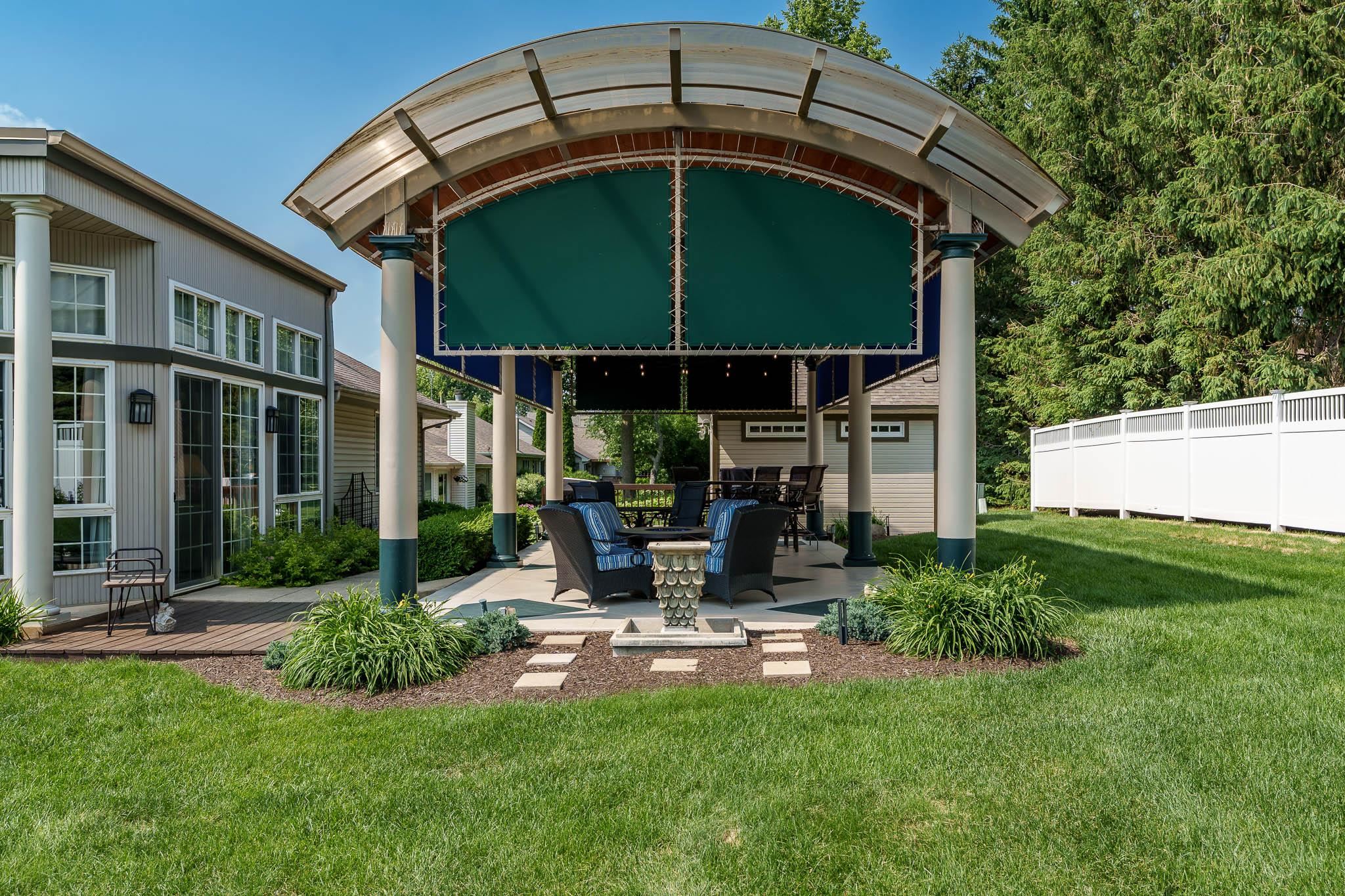 Rockford, Illinois 61108, United States, 3 Bedrooms Bedrooms, ,3 BathroomsBathrooms,Residential,Pending,208375