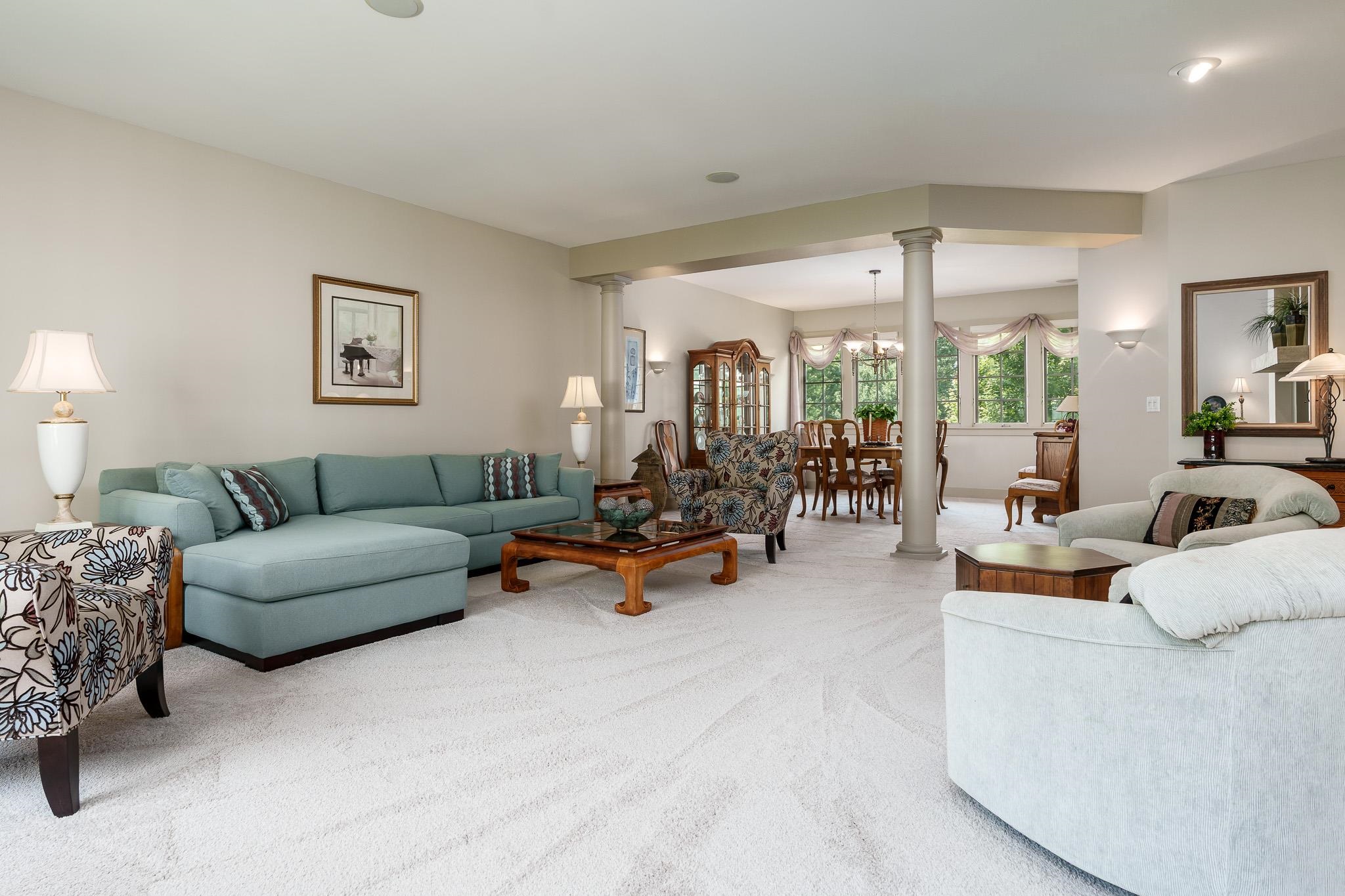 Rockford, Illinois 61108, United States, 3 Bedrooms Bedrooms, ,3 BathroomsBathrooms,Residential,Pending,208375