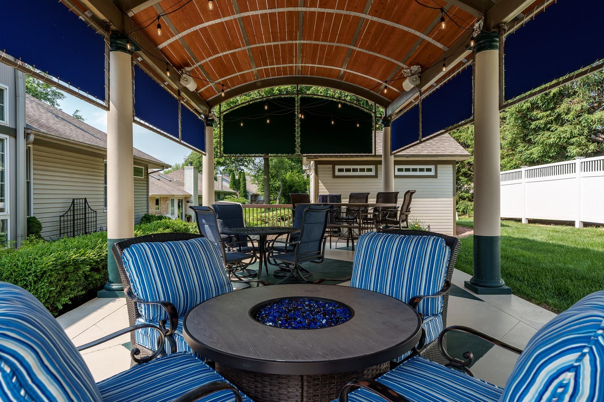 Rockford, Illinois 61108, United States, 3 Bedrooms Bedrooms, ,3 BathroomsBathrooms,Residential,Pending,208375