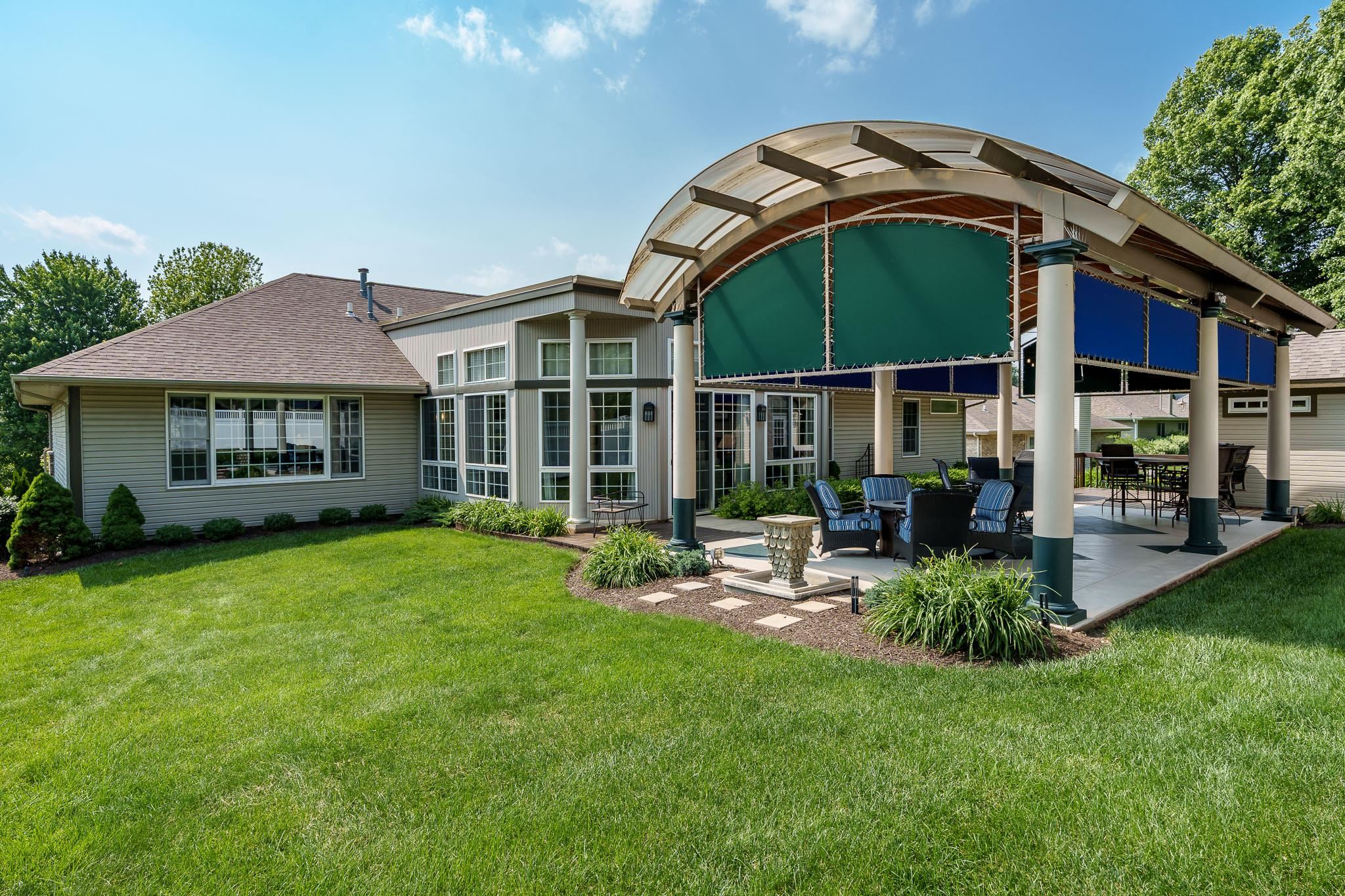 Rockford, Illinois 61108, United States, 3 Bedrooms Bedrooms, ,3 BathroomsBathrooms,Residential,Pending,208375