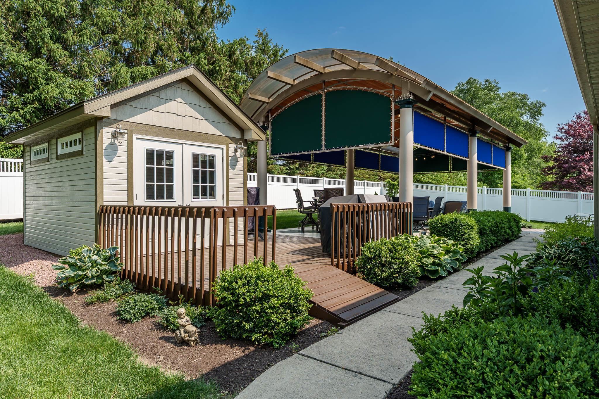 Rockford, Illinois 61108, United States, 3 Bedrooms Bedrooms, ,3 BathroomsBathrooms,Residential,Pending,208375