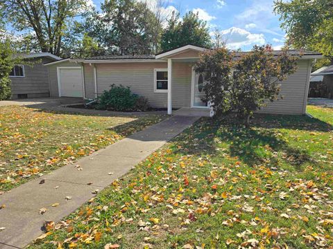 Homes For Sale - 131 W Barsi Boulevard<br/> MACOMB, IL 61455