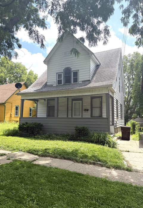 Homes For Sale - 1219 Crosby Street<br/> ROCKFORD, IL 61107