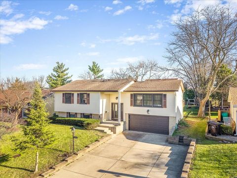 Homes For Sale - 545 Andrew Lane<br/> LAKE ZURICH, IL 60047