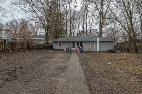 Homes For Sale - 2935 Potter Street<br/> ROCKFORD, IL 61109