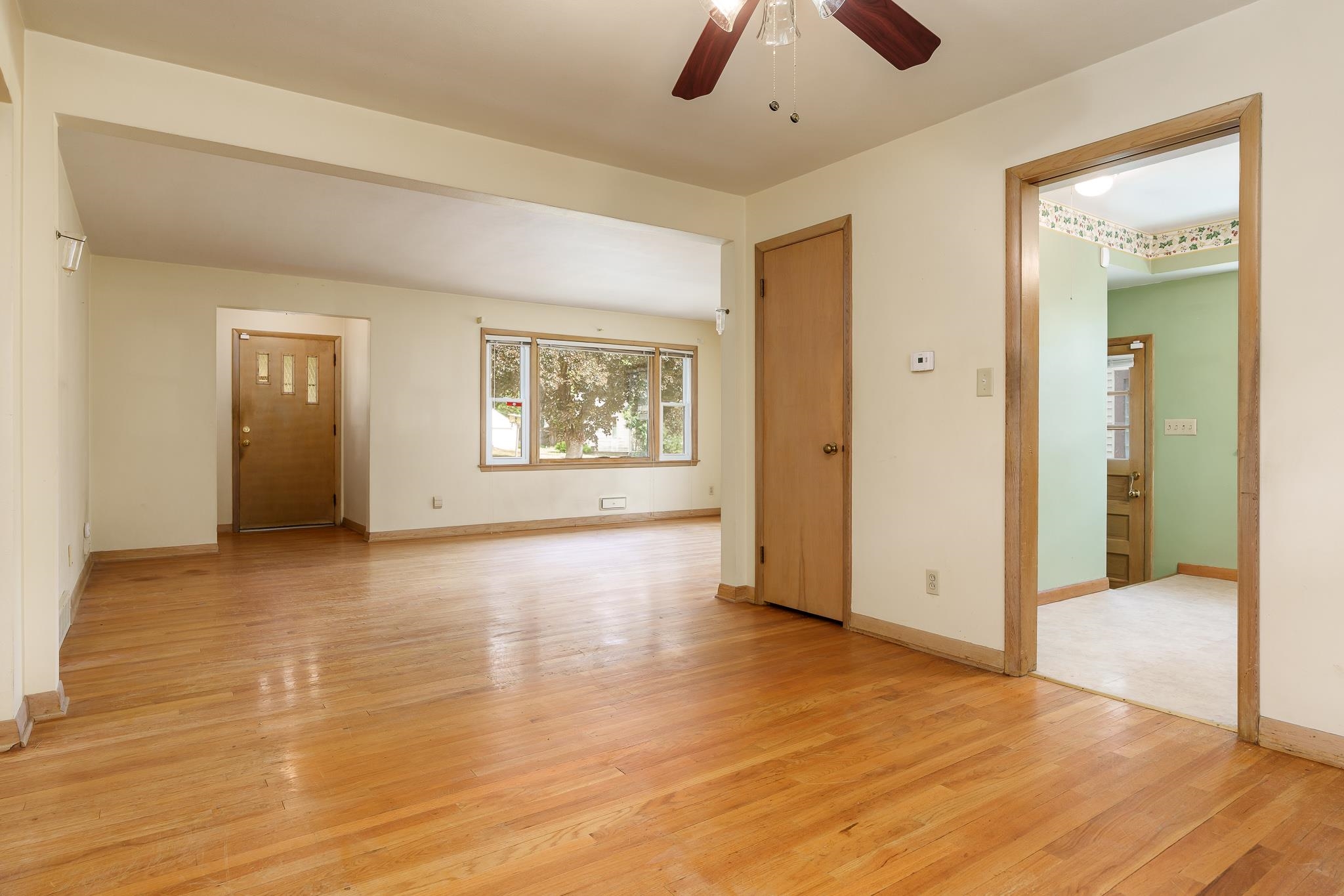 Rockford, Illinois 61107, United States, 2 Bedrooms Bedrooms, ,2 BathroomsBathrooms,Residential,Pending,131715