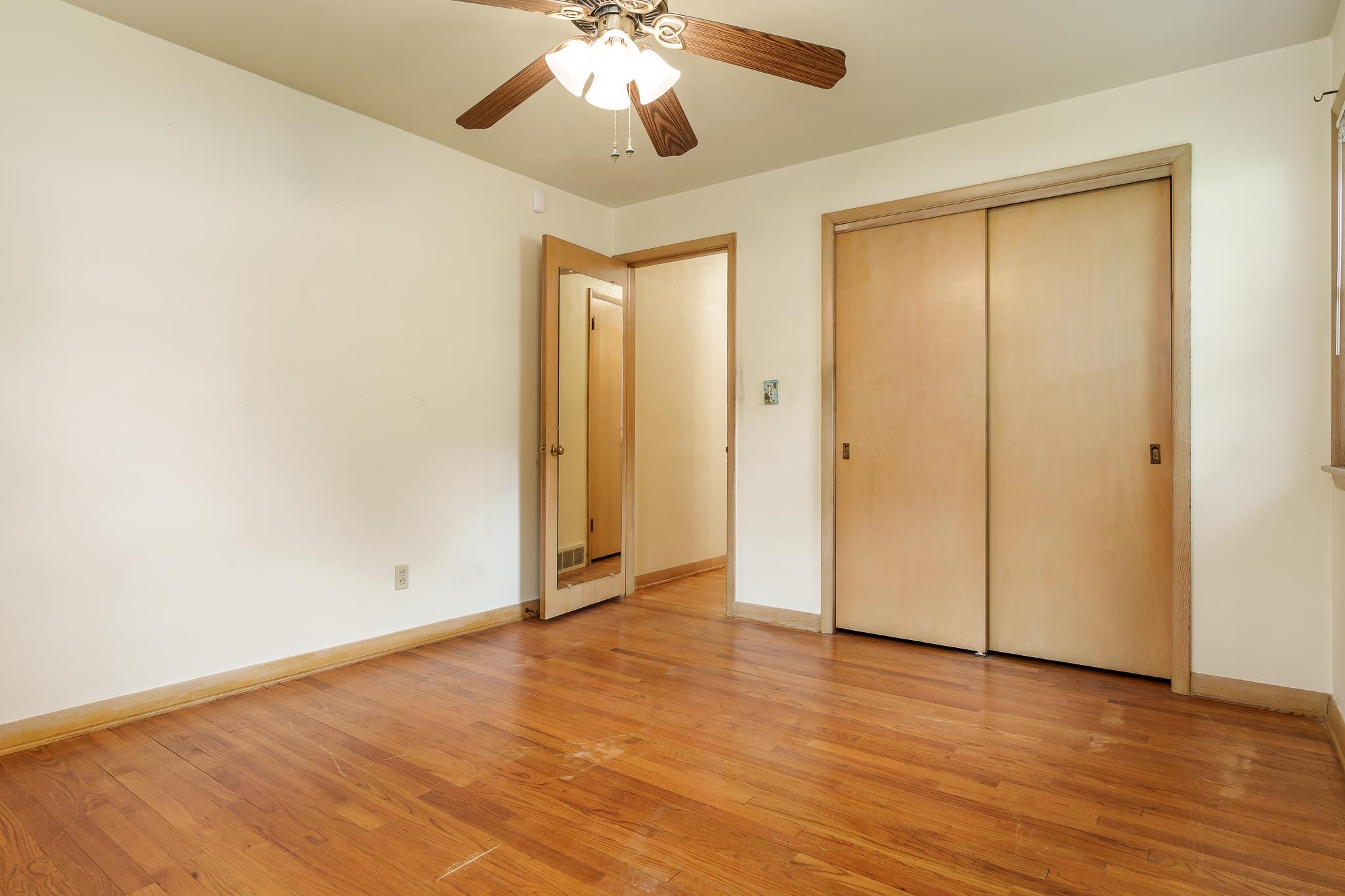 Rockford, Illinois 61107, United States, 2 Bedrooms Bedrooms, ,2 BathroomsBathrooms,Residential,Pending,131715