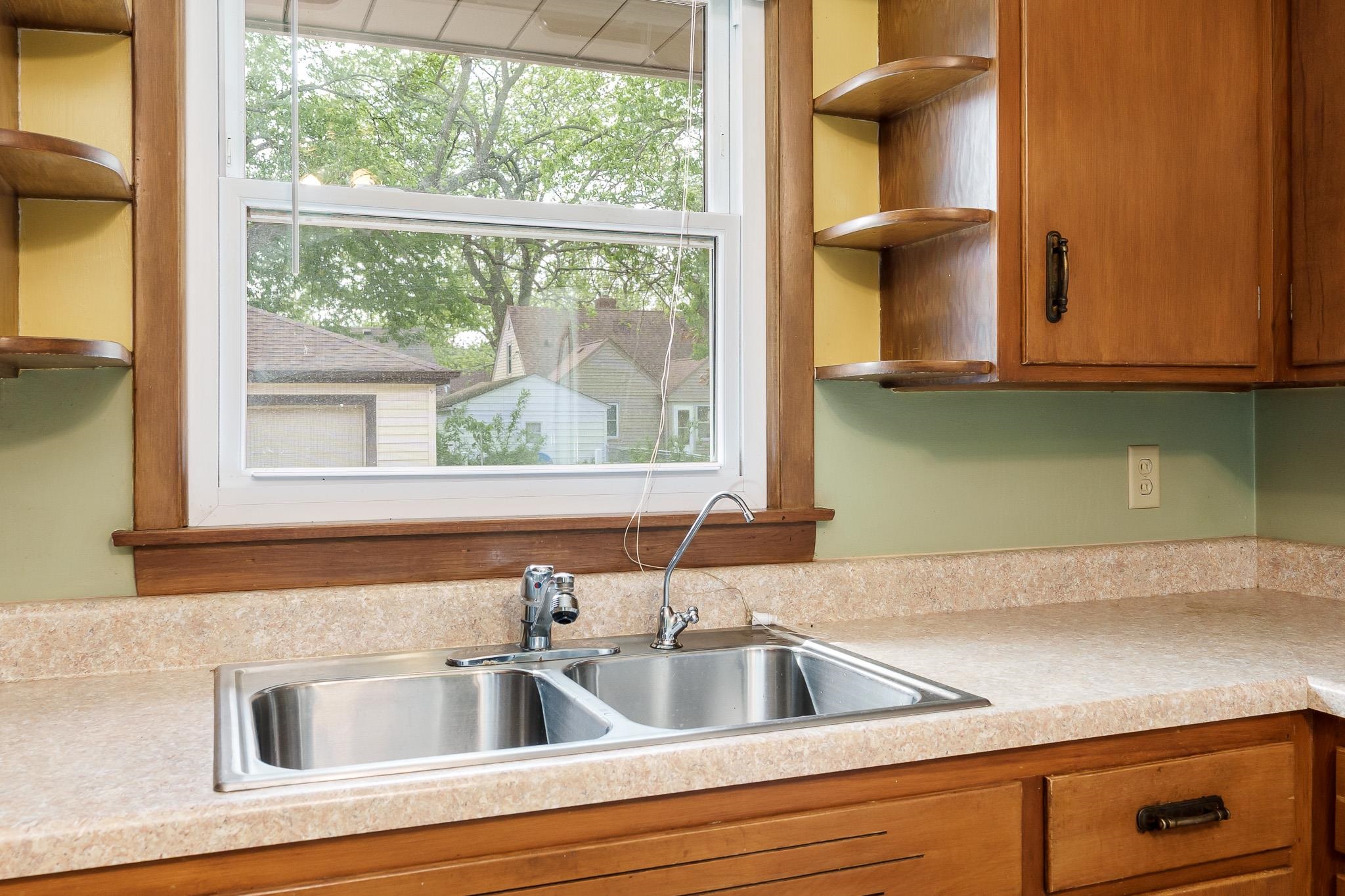 Rockford, Illinois 61107, United States, 2 Bedrooms Bedrooms, ,2 BathroomsBathrooms,Residential,Pending,131715