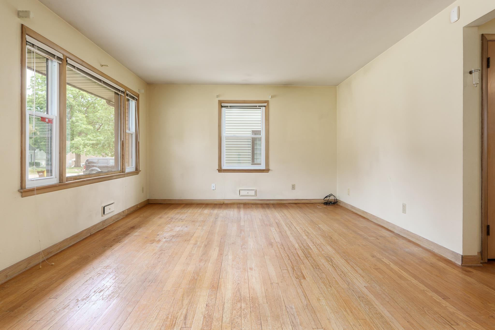 Rockford, Illinois 61107, United States, 2 Bedrooms Bedrooms, ,2 BathroomsBathrooms,Residential,Pending,131715