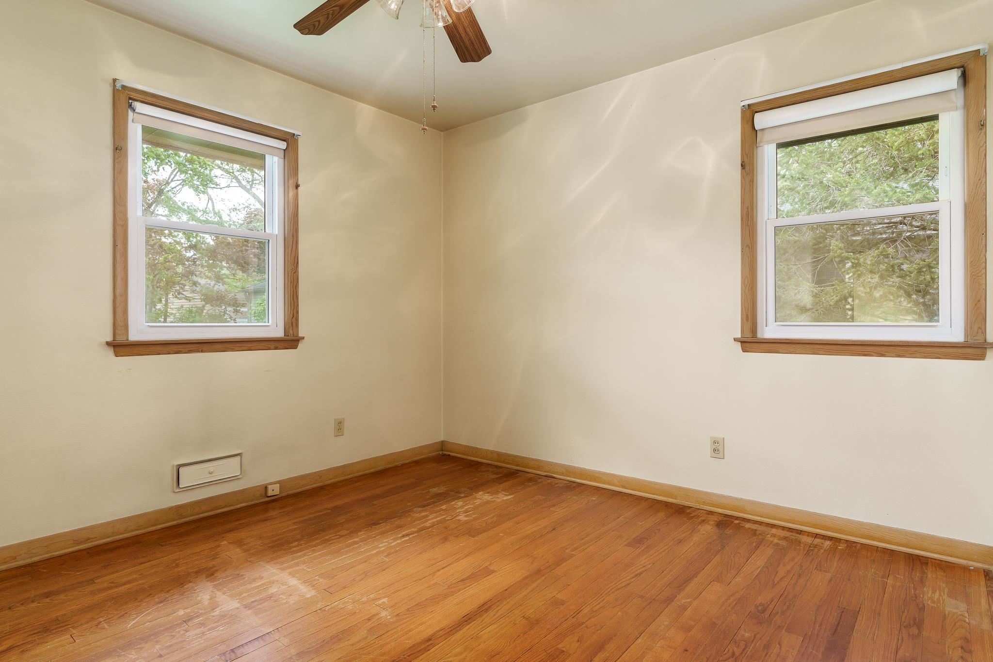 Rockford, Illinois 61107, United States, 2 Bedrooms Bedrooms, ,2 BathroomsBathrooms,Residential,Pending,131715