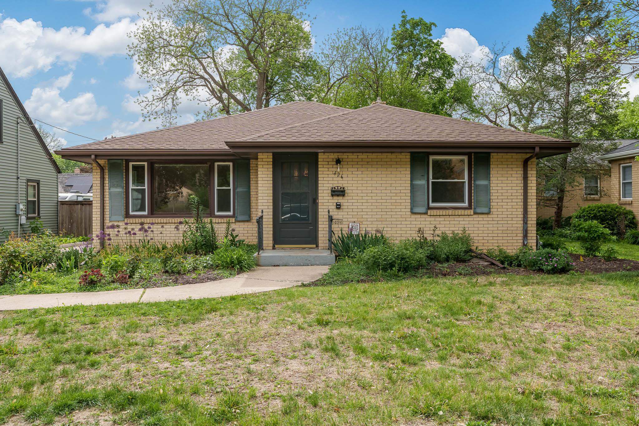 Rockford, Illinois 61107, United States, 2 Bedrooms Bedrooms, ,2 BathroomsBathrooms,Residential,Pending,131715