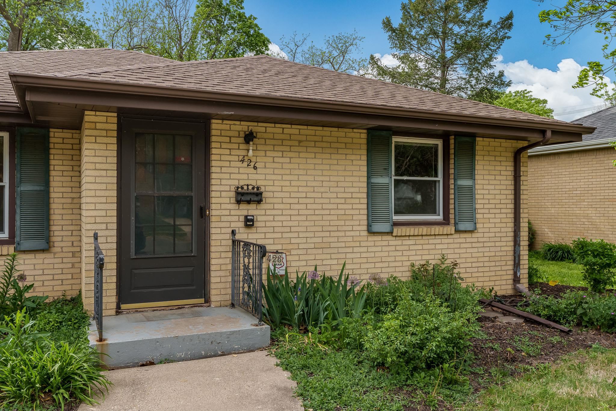 Rockford, Illinois 61107, United States, 2 Bedrooms Bedrooms, ,2 BathroomsBathrooms,Residential,Pending,131715