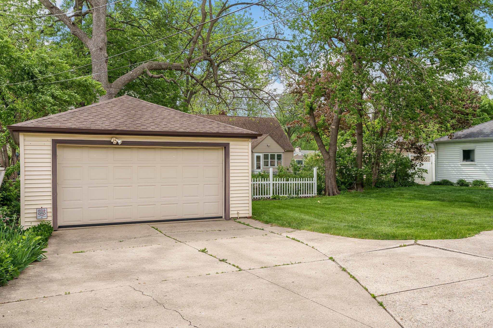 Rockford, Illinois 61107, United States, 2 Bedrooms Bedrooms, ,2 BathroomsBathrooms,Residential,Pending,131715