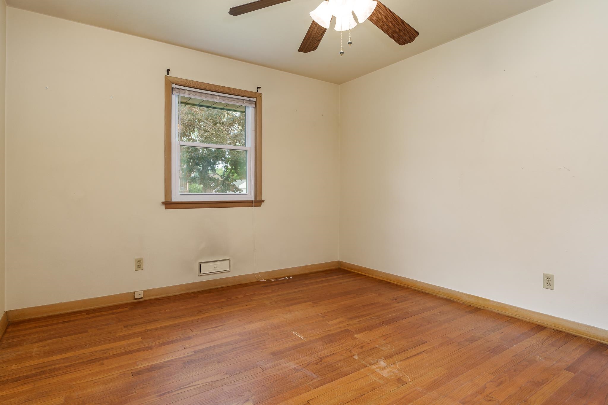 Rockford, Illinois 61107, United States, 2 Bedrooms Bedrooms, ,2 BathroomsBathrooms,Residential,Pending,131715