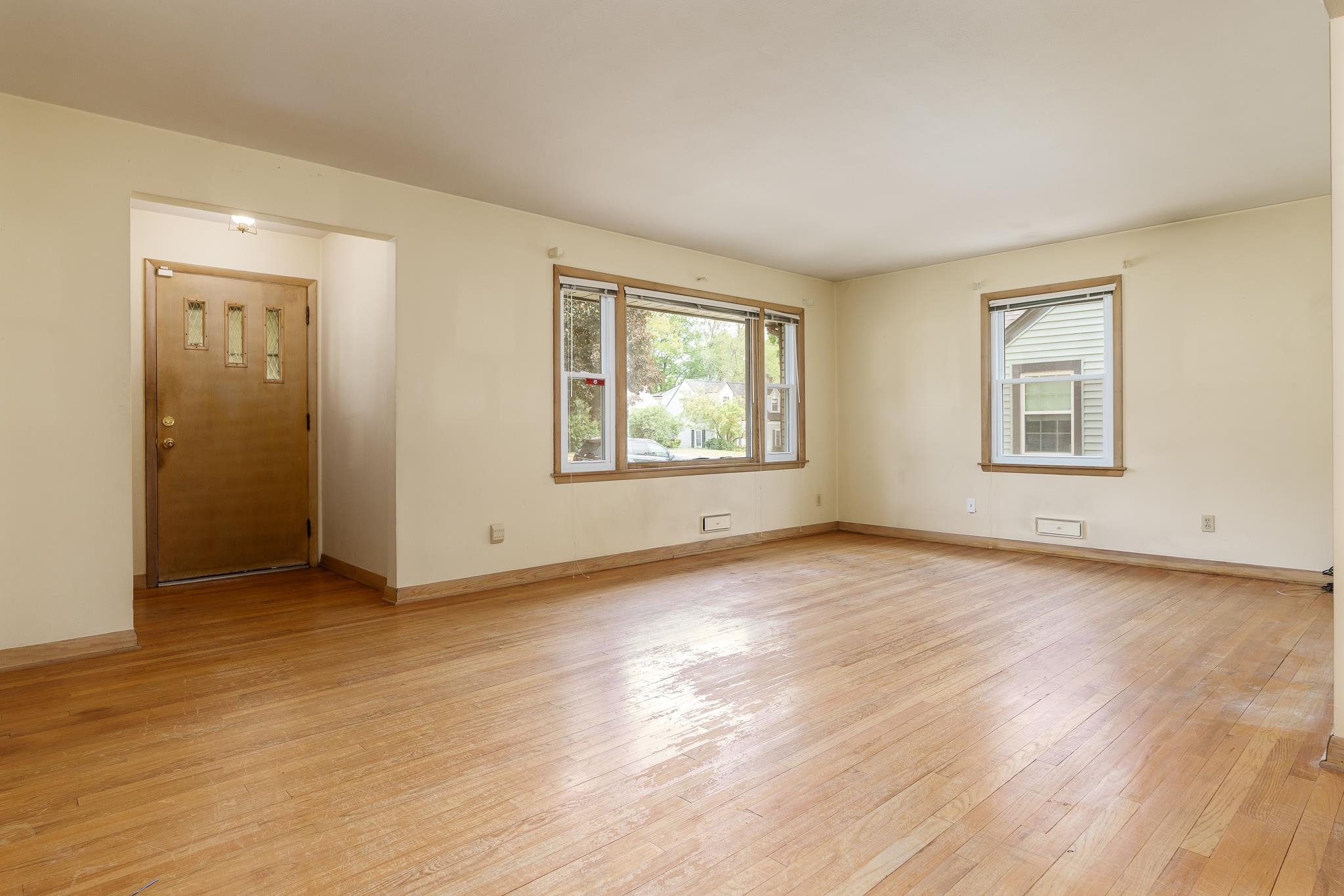 Rockford, Illinois 61107, United States, 2 Bedrooms Bedrooms, ,2 BathroomsBathrooms,Residential,Pending,131715