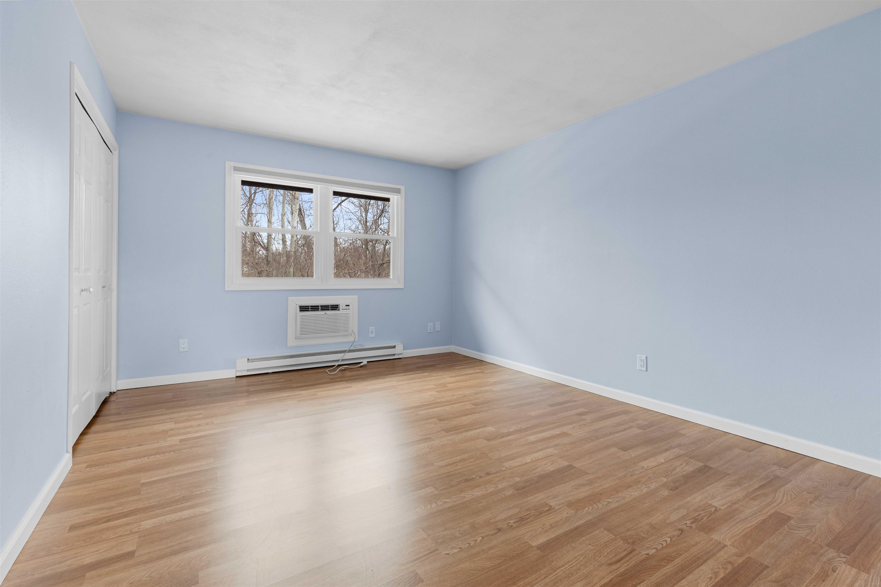 Rockford, Illinois 61107, United States, 2 Bedrooms Bedrooms, ,2 BathroomsBathrooms,Residential,Pending,69890