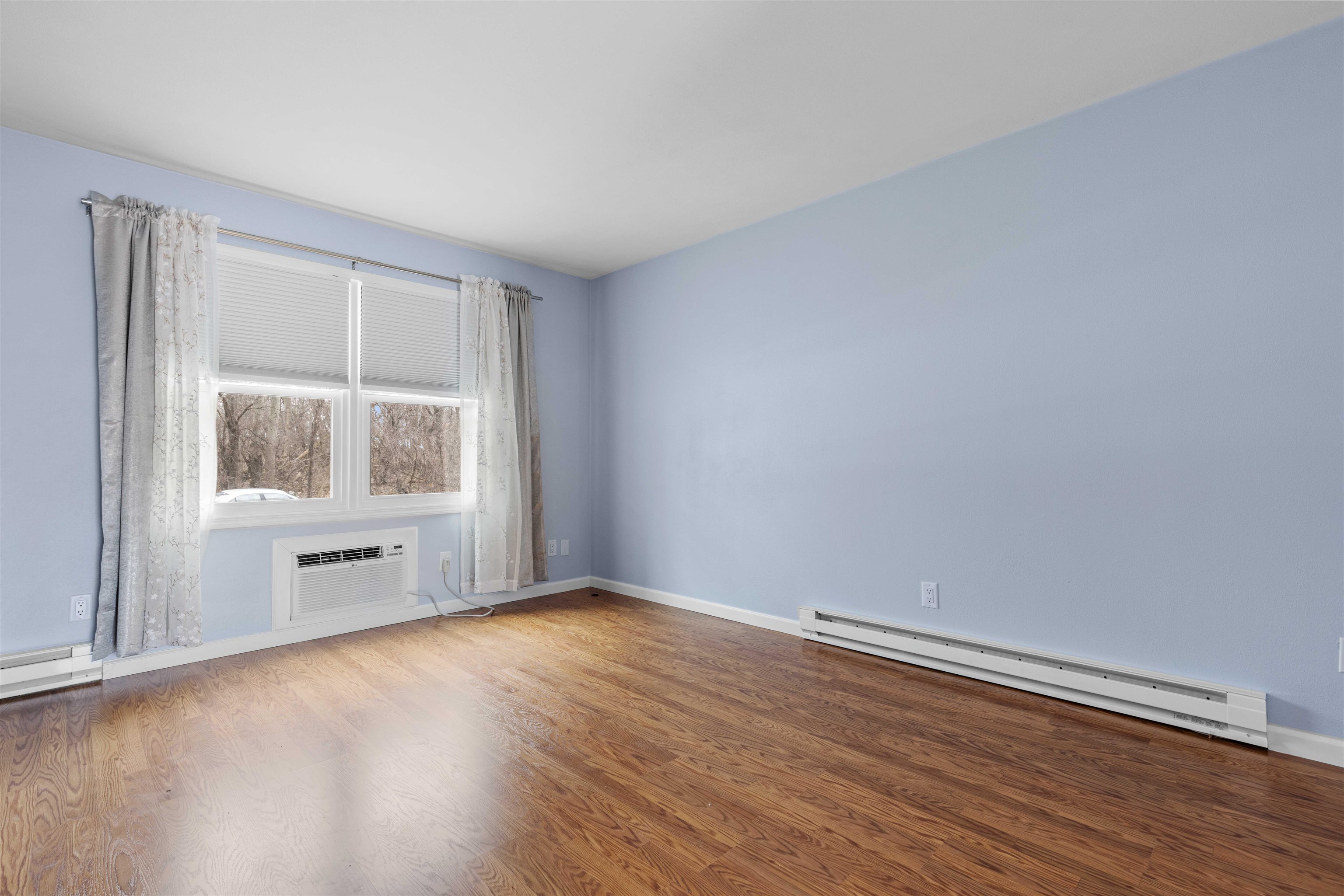 Rockford, Illinois 61107, United States, 2 Bedrooms Bedrooms, ,2 BathroomsBathrooms,Residential,Pending,69890