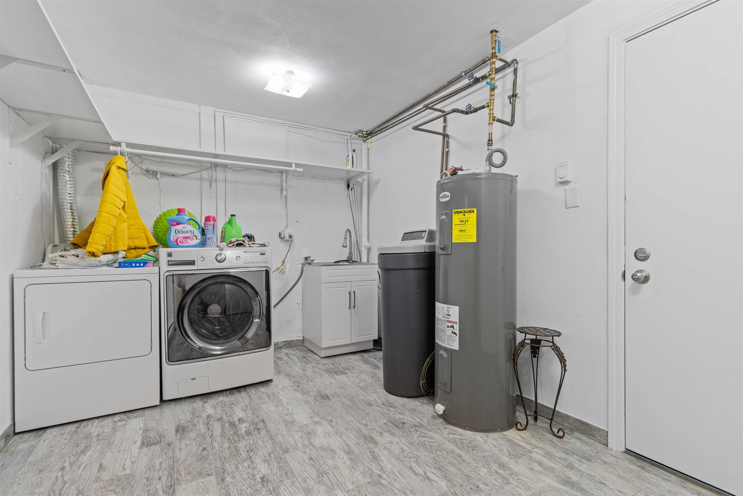 Rockford, Illinois 61107, United States, 2 Bedrooms Bedrooms, ,2 BathroomsBathrooms,Residential,Pending,69890