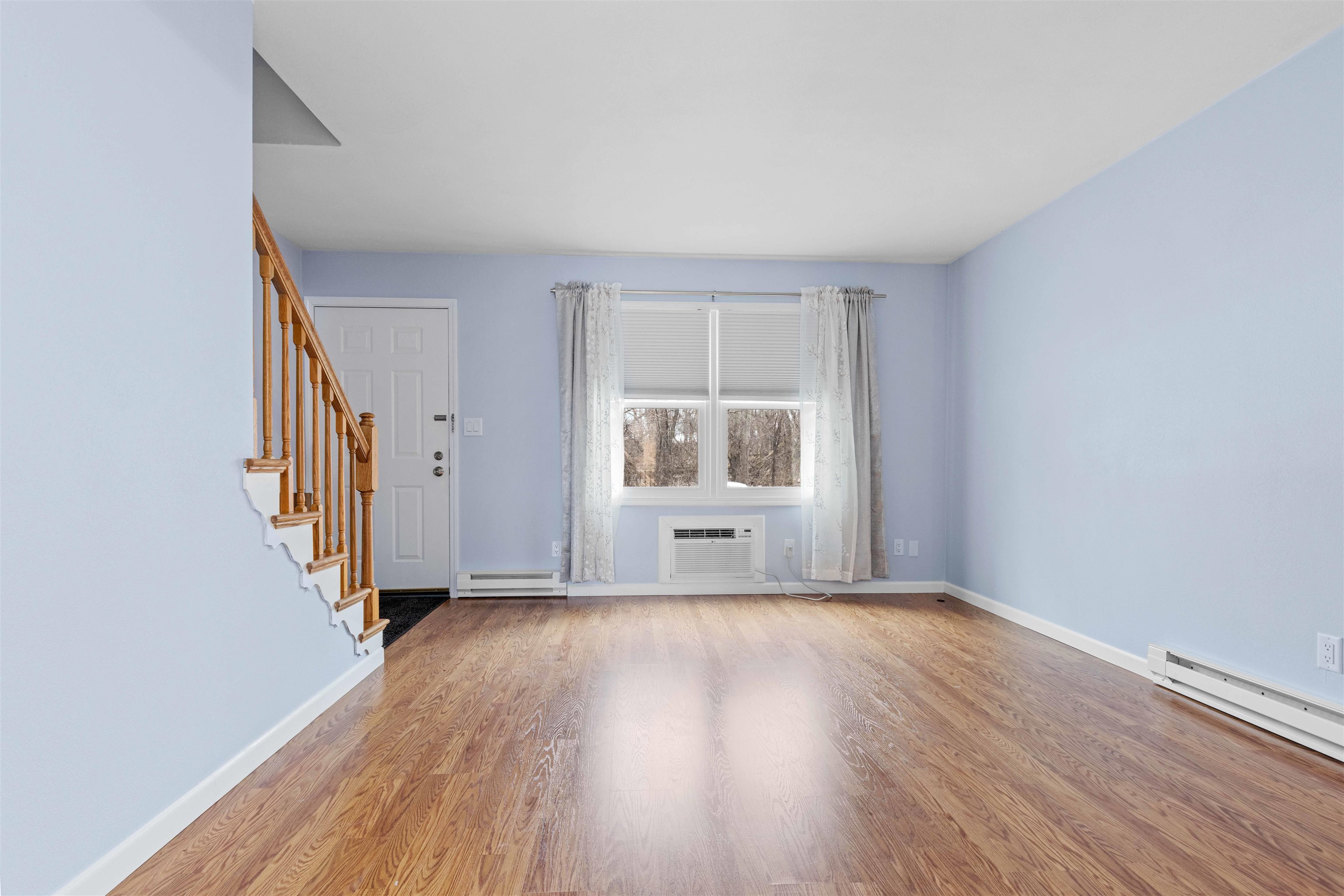 Rockford, Illinois 61107, United States, 2 Bedrooms Bedrooms, ,2 BathroomsBathrooms,Residential,Pending,69890