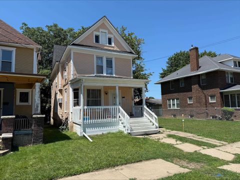 Homes For Sale - 704 S Carroll Avenue<br/> Stephenson County, FREEPORT, IL 61032